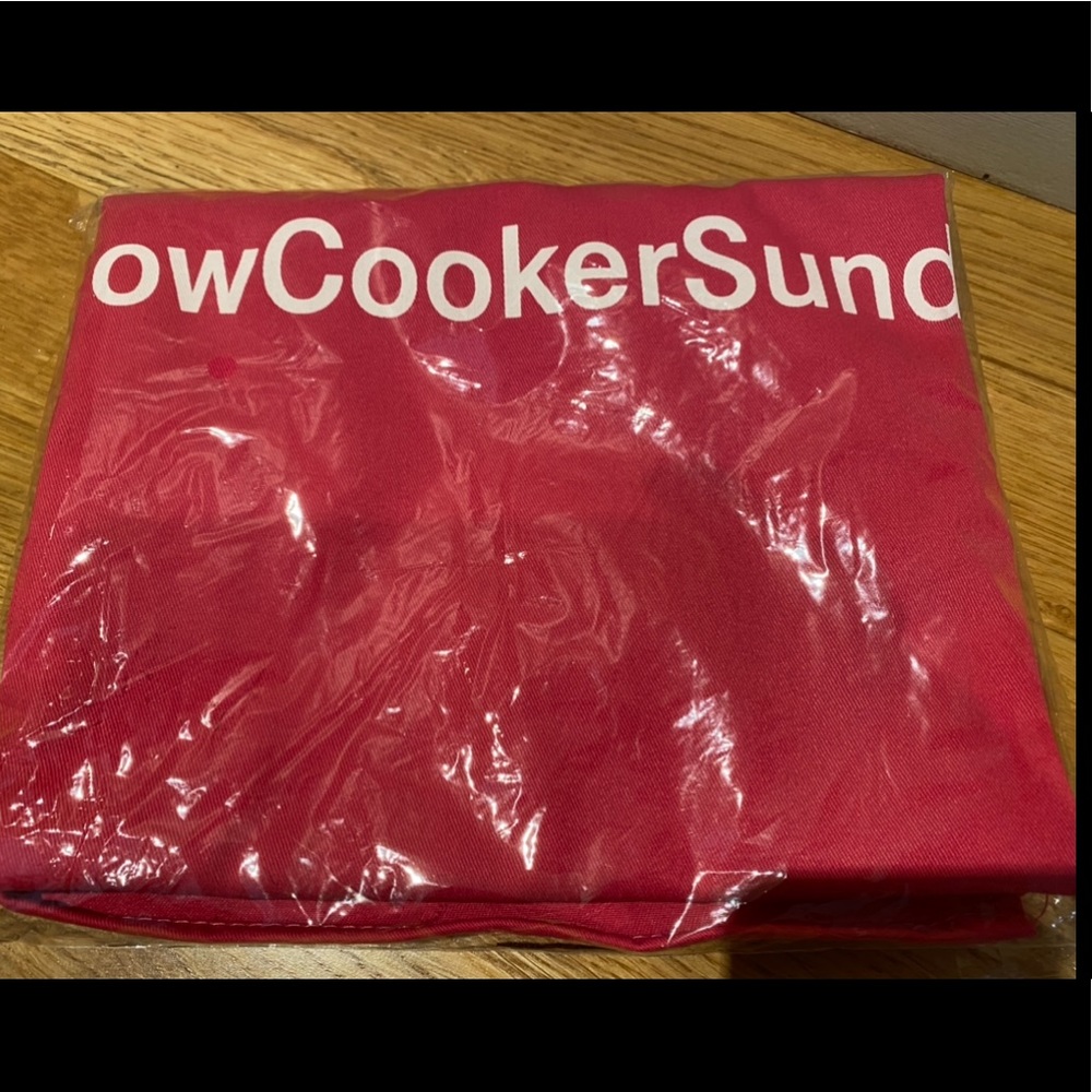 NWT T-Mobile branded pink canvas apron- “Slow Cooker Sunday”.